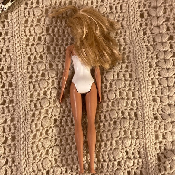 Barbie with USA flag bathing suit - Picture 2 of 3